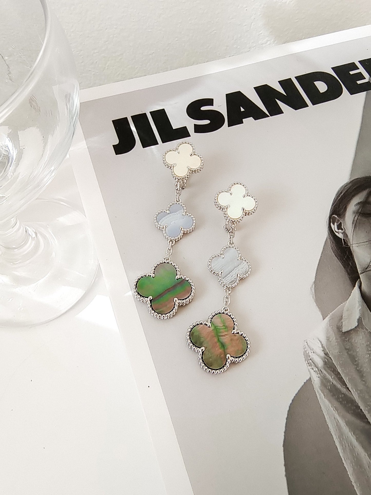 [Perla Lux]CLOVER 3 MOTIFS CHALCEDONY DARK MOP SILVER EARRINGS
