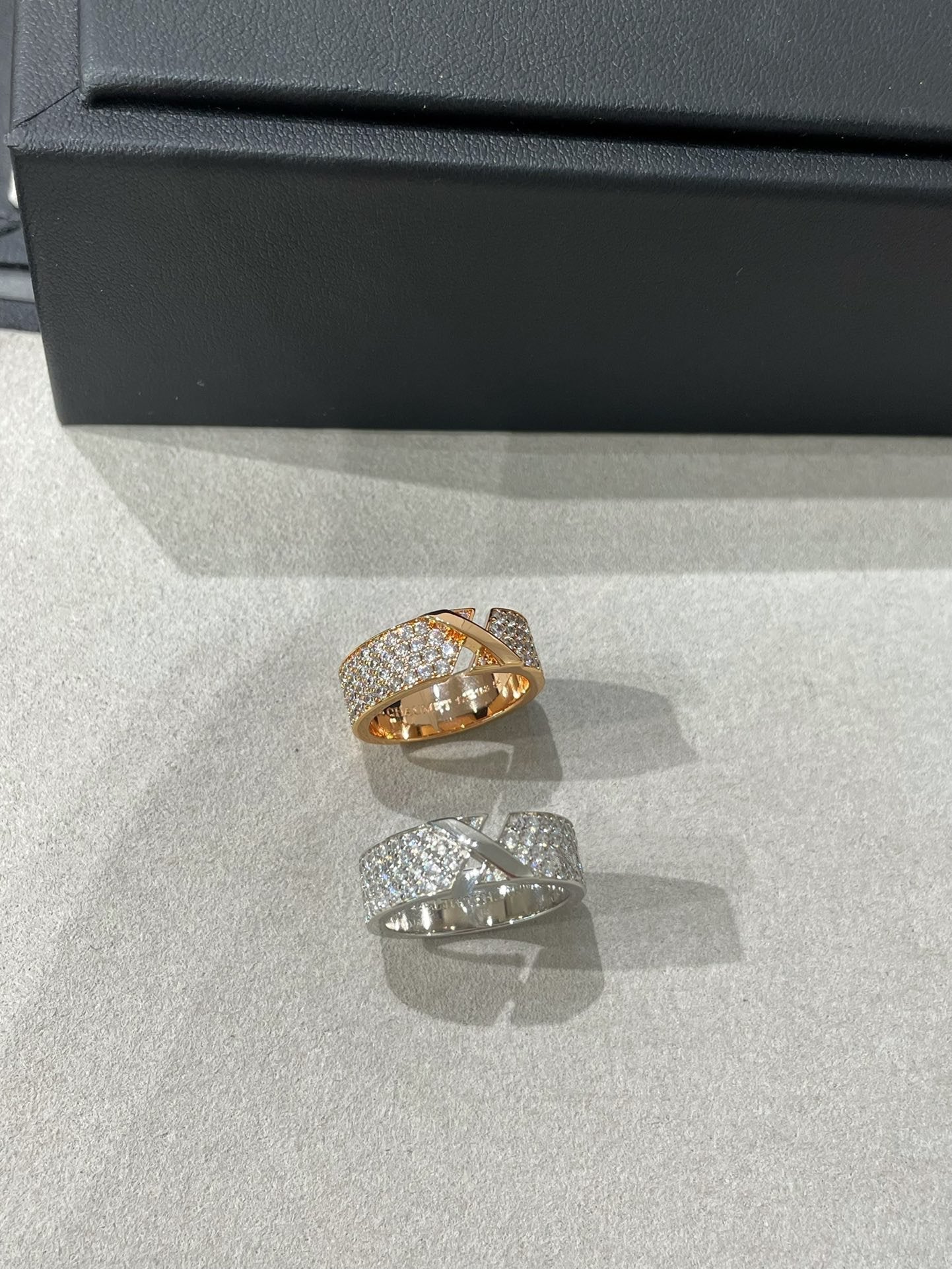 [Perla Lux]LIENS EVIDENCE  DIAMOND PAVED RING