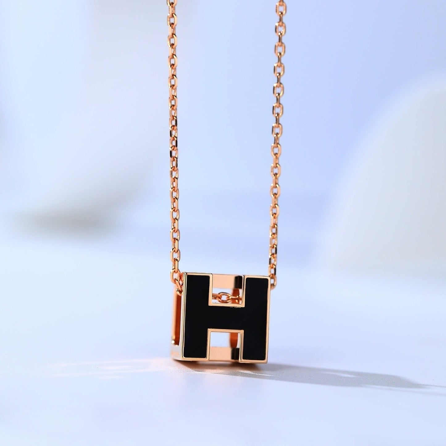 [Perla Lux]H CAGE PINK GOLD NECKLACE