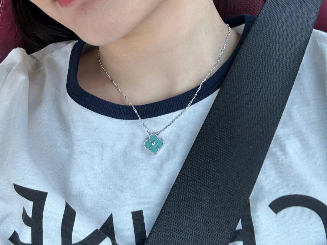 [Perla Lux]CLOVER 1 DIAMOND LIGHT BLUE SILVER NECKLACE