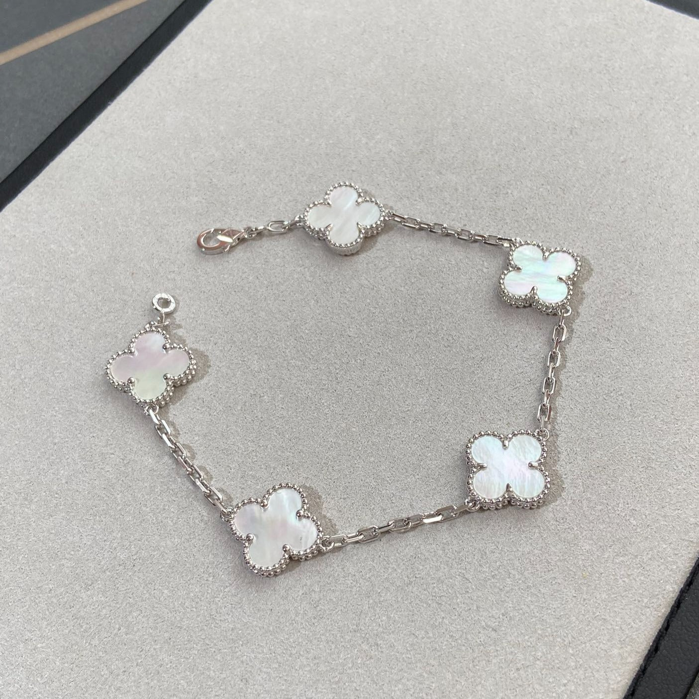 [Perla Lux]CLOVER SILVER MOP 5 MOTIF BRACELET