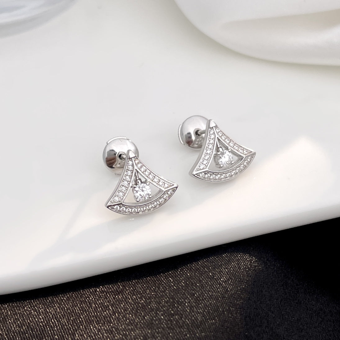 [Perla Lux]DREAM MINI DIAMOND STUD EARRINGS