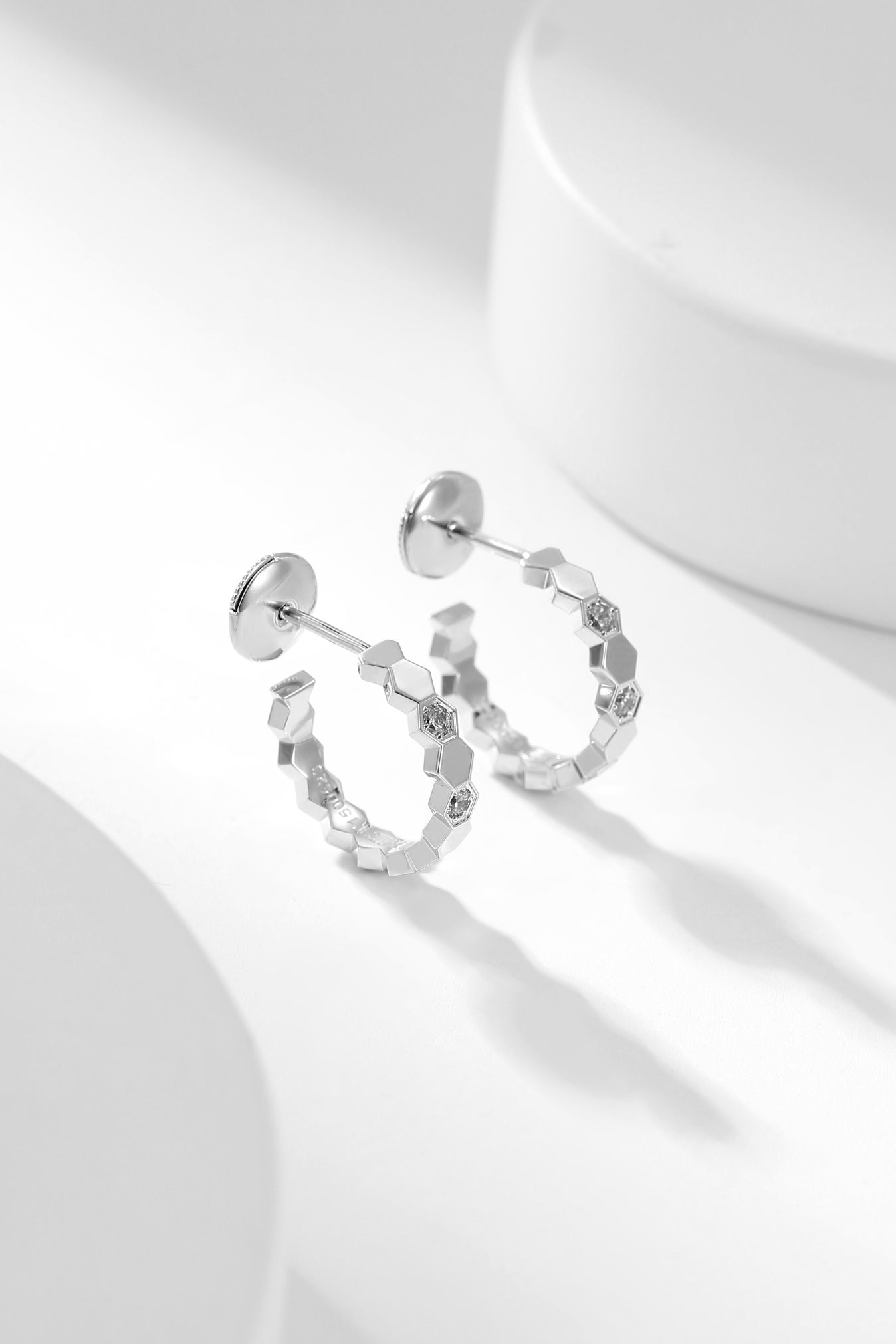 [Perla Lux]BEE LOVE DIAMOND HOOP EARRINGS