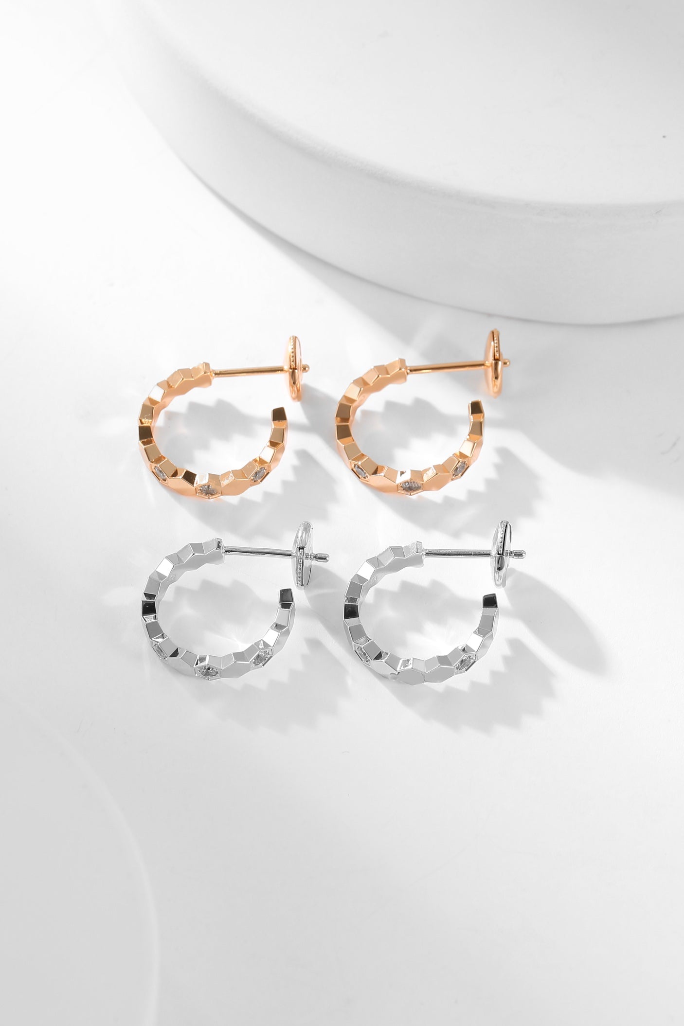 [Perla Lux]BEE LOVE DIAMOND HOOP EARRINGS