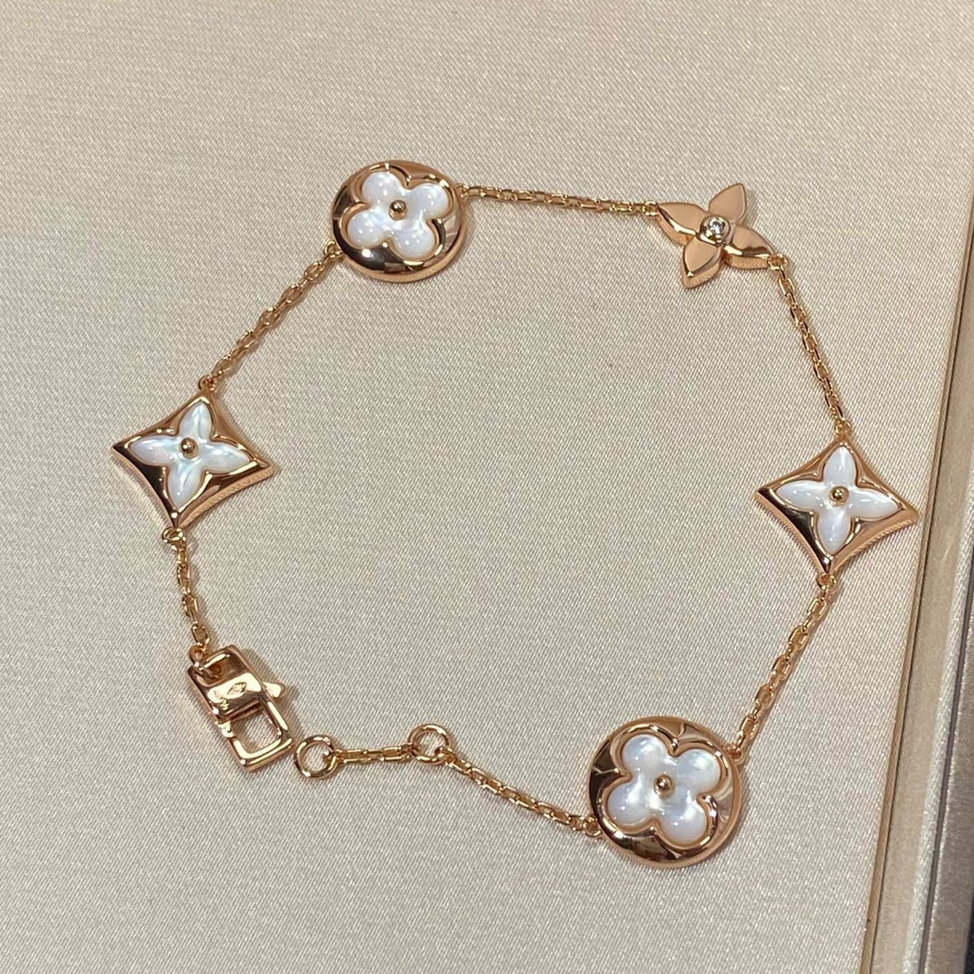 [Perla Lux]STAR AND SUN 5 MOTIF MOP PINK GOLD BRACELET