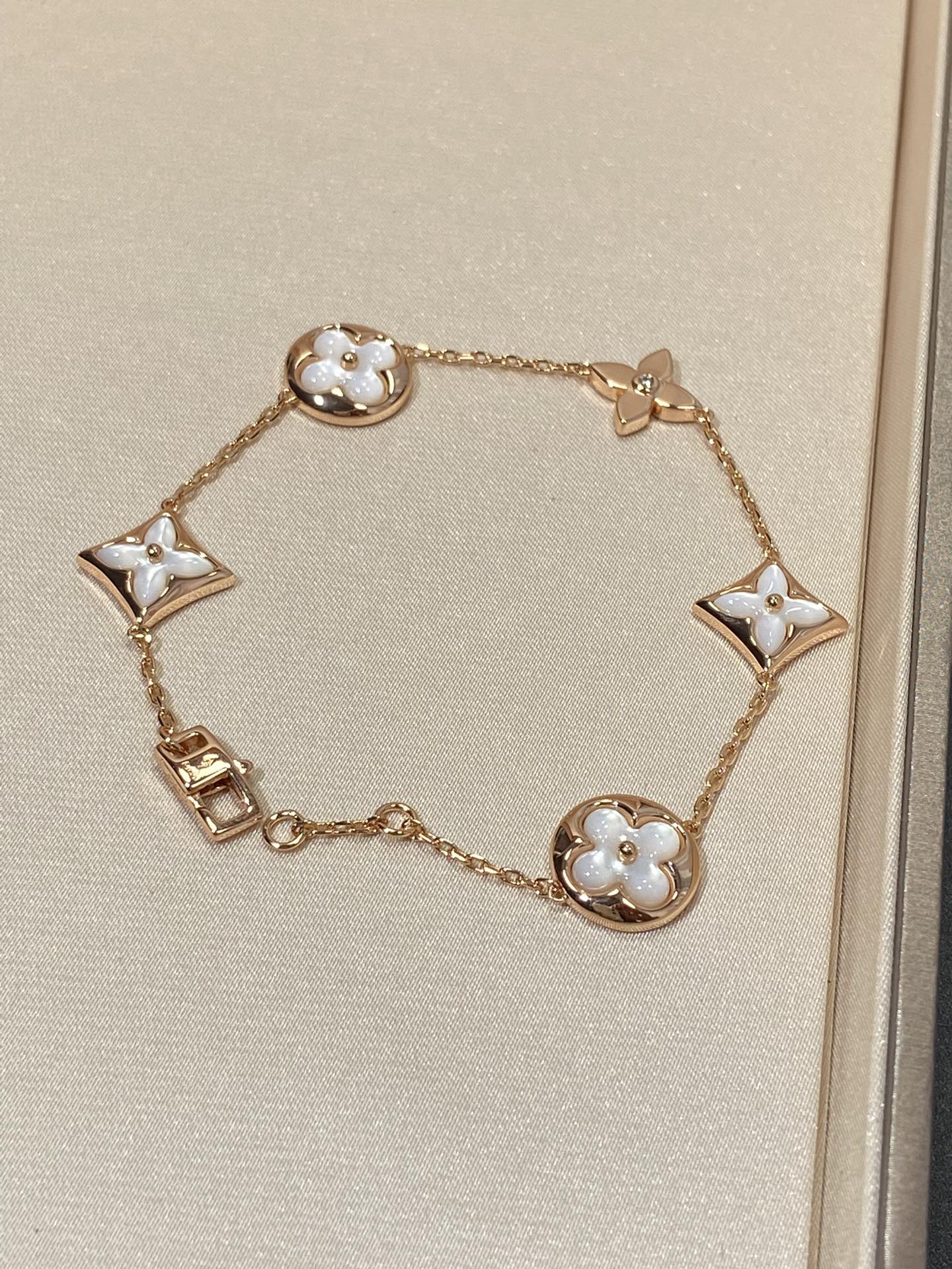 [Perla Lux]STAR AND SUN 5 MOTIF MOP PINK GOLD BRACELET