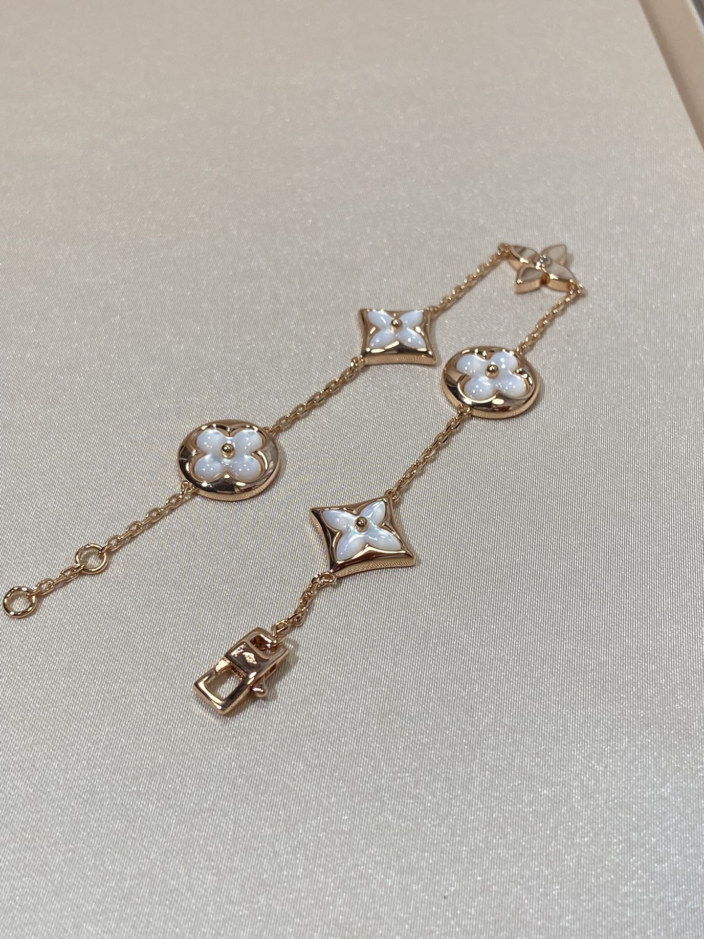 [Perla Lux]STAR AND SUN 5 MOTIF MOP PINK GOLD BRACELET