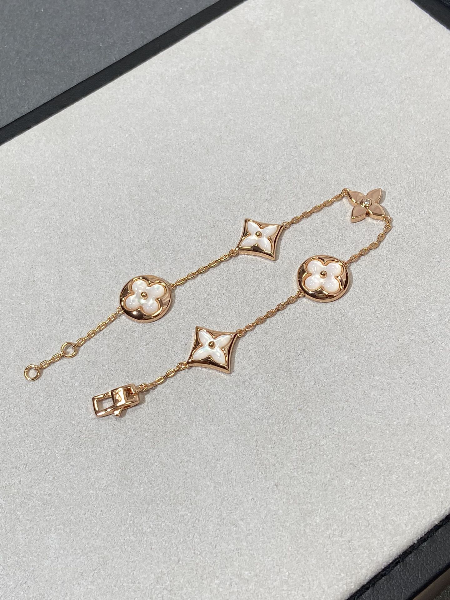 [Perla Lux]STAR AND SUN 5 MOTIF MOP PINK GOLD BRACELET