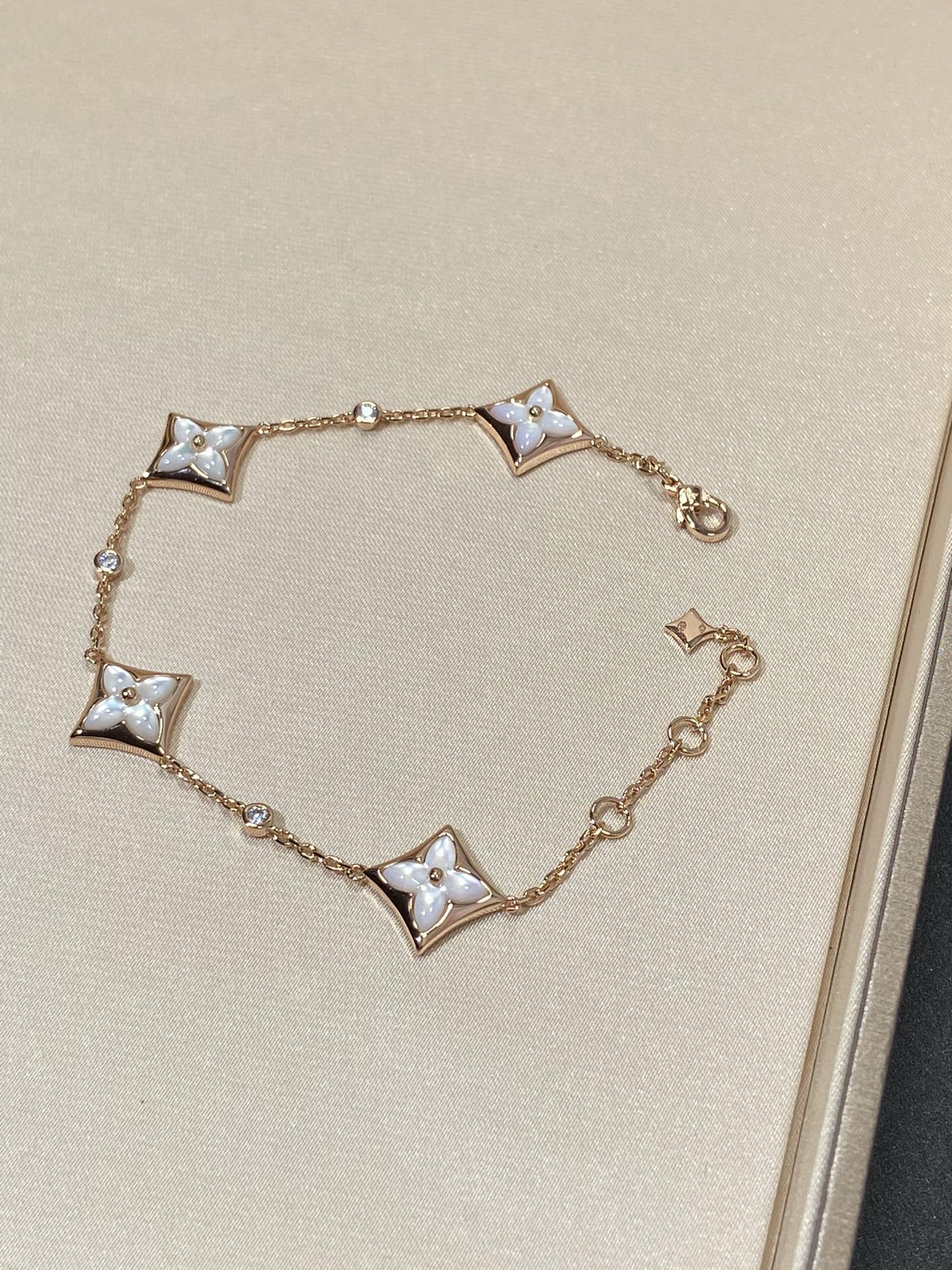 [Perla Lux]STAR 4 MOTIF MOP DIAMOND PINK GOLD BRACELET
