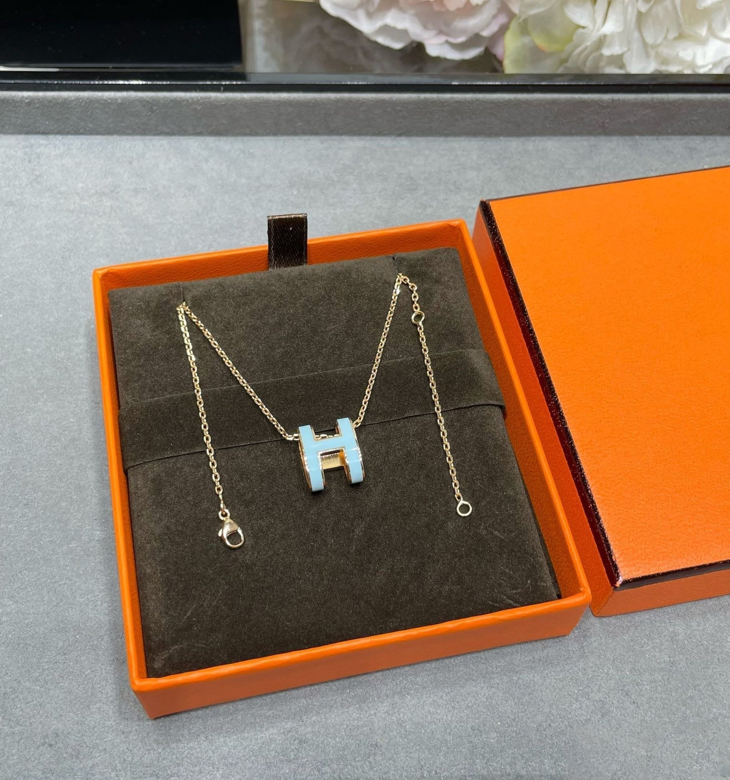 [Perla Lux]POP H SKY BLUE NECKLACE