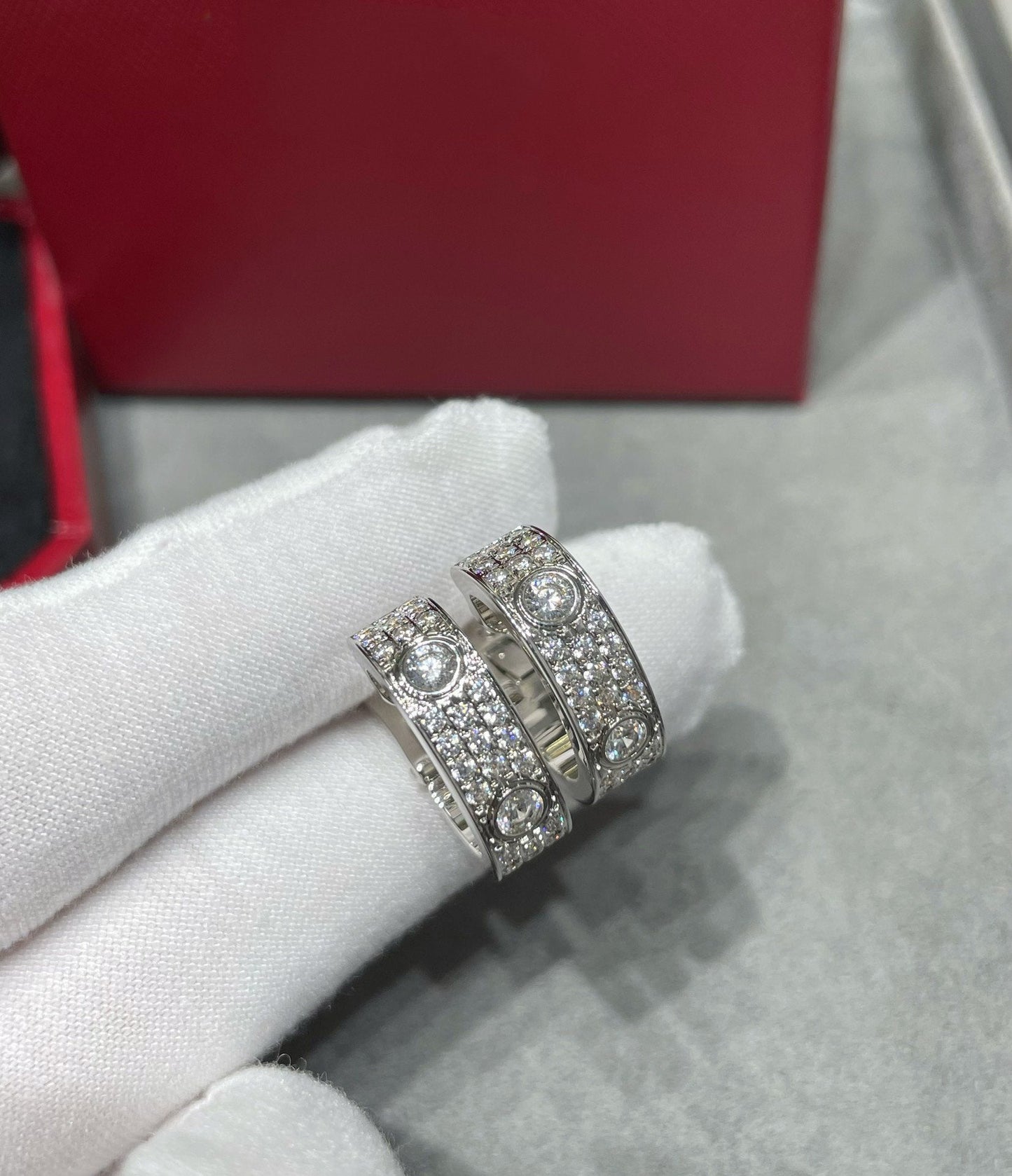 [Perla Lux]LOVE 5.5MM DIAMOND PAVED EARRINGS