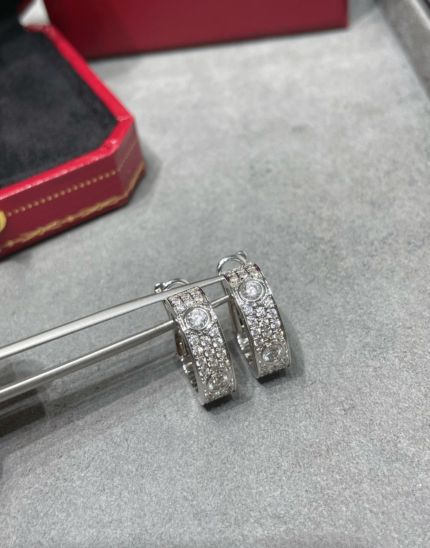 [Perla Lux]LOVE 5.5MM DIAMOND PAVED EARRINGS