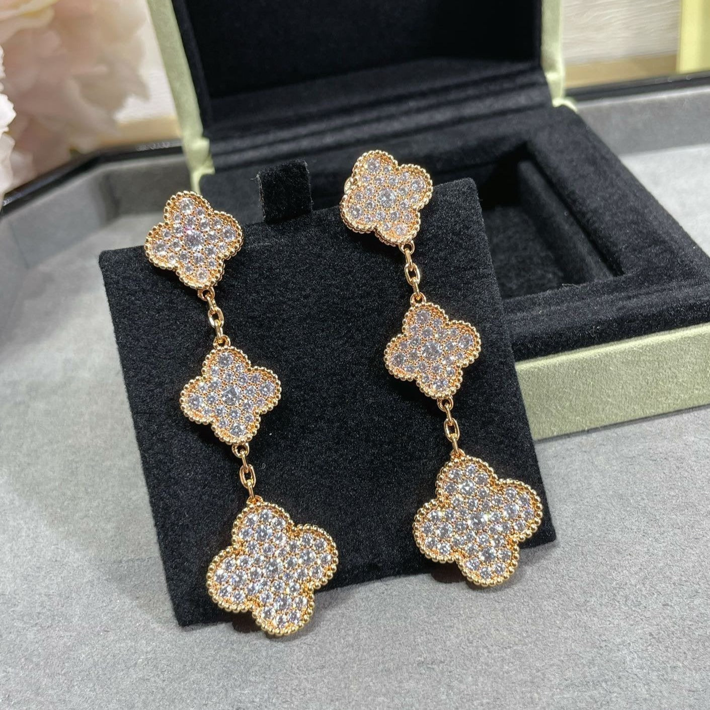 [Perla Lux]CLOVER 3 MOTIFS DIAMOND PAVED ROSE GOLD EARRINGS