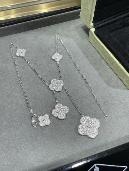 [Perla Lux]CLOVER 6 MOTIF DIAMOND PAVED NECKLACE