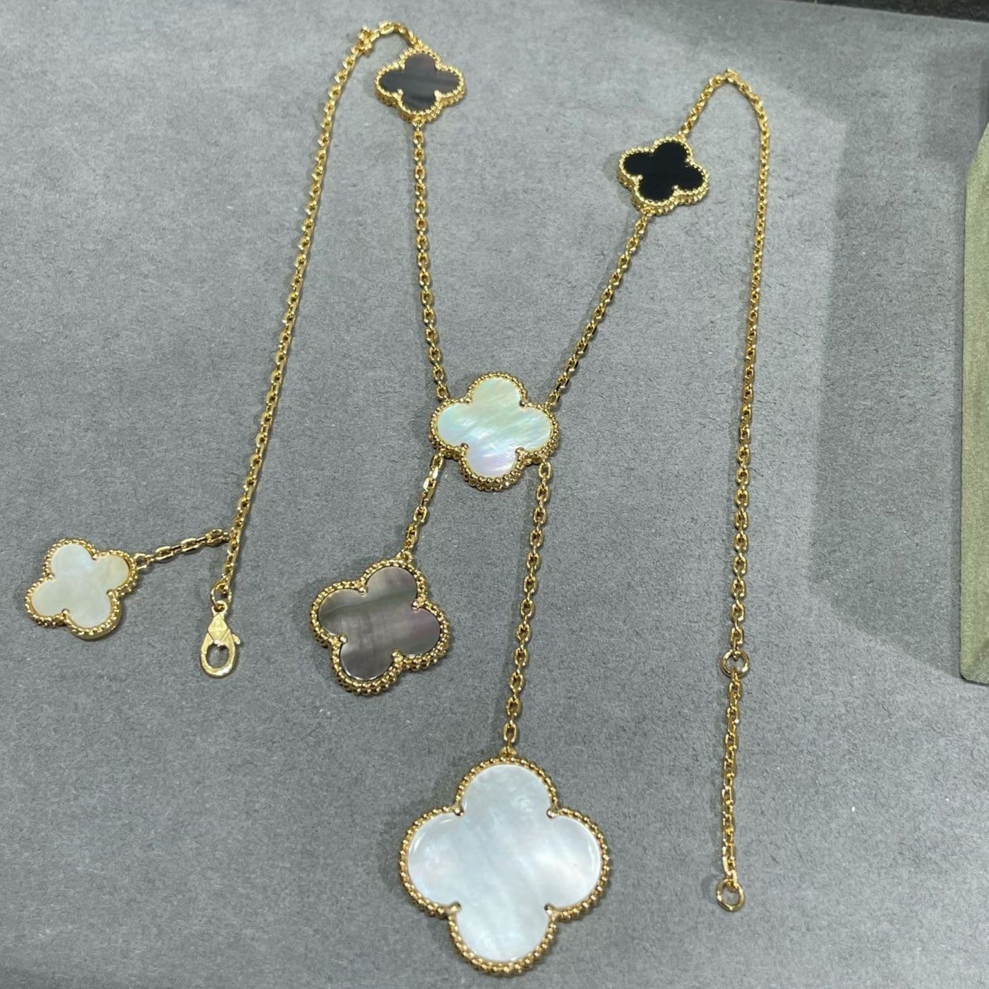 [Perla Lux]CLOVER 6 MOTIF MOP ONYX GOLD NECKLACE