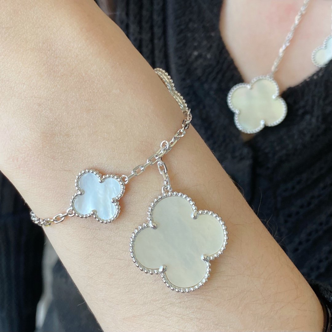 [Perla Lux]CLOVER 5 MOTIF WHITE MOP SILVER BRACELET
