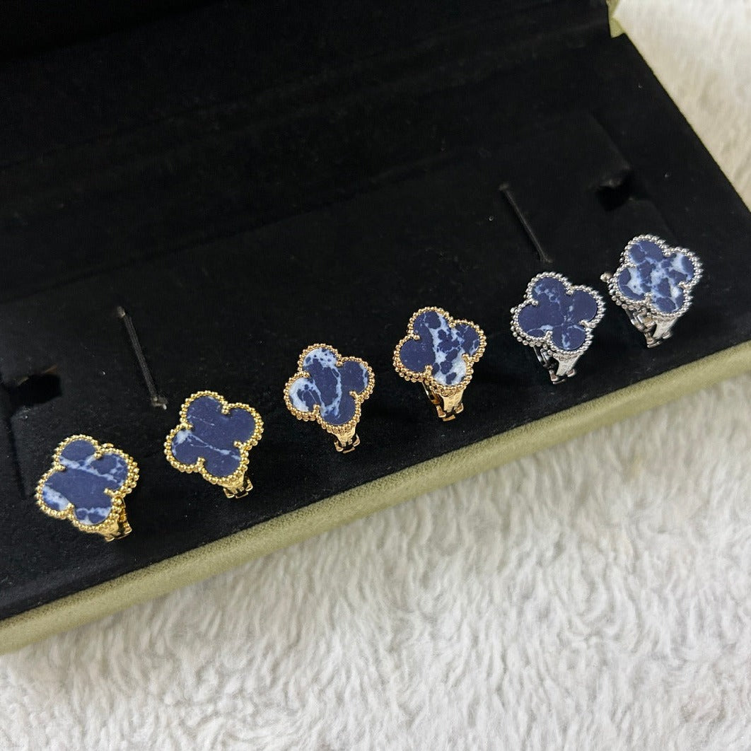[Perla Lux]CLOVER PIETERSITE MEDIUM STUD EARRINGS