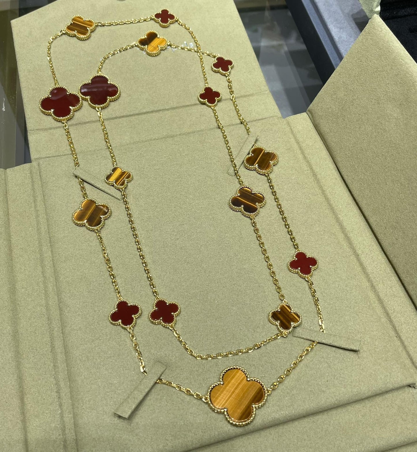 [Perla Lux]CLOVER 16 MOTIF CARNELIAN TIGER EYE ROSE GOLD NECKLACE
