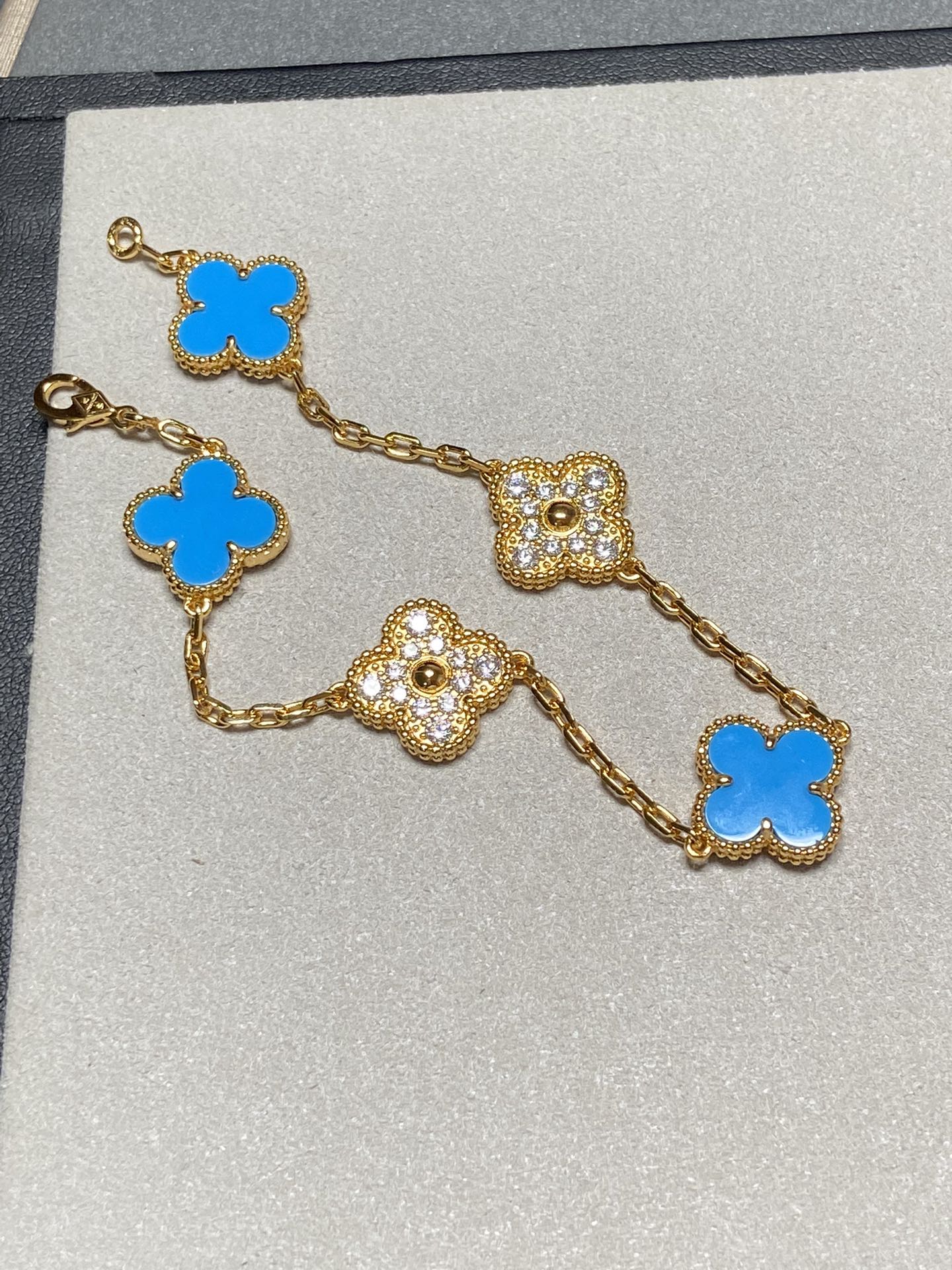 [Perla Lux]CLOVER 5 MOTIF BLUE CHALCEDONY DIAMOND GOLD BRACELET