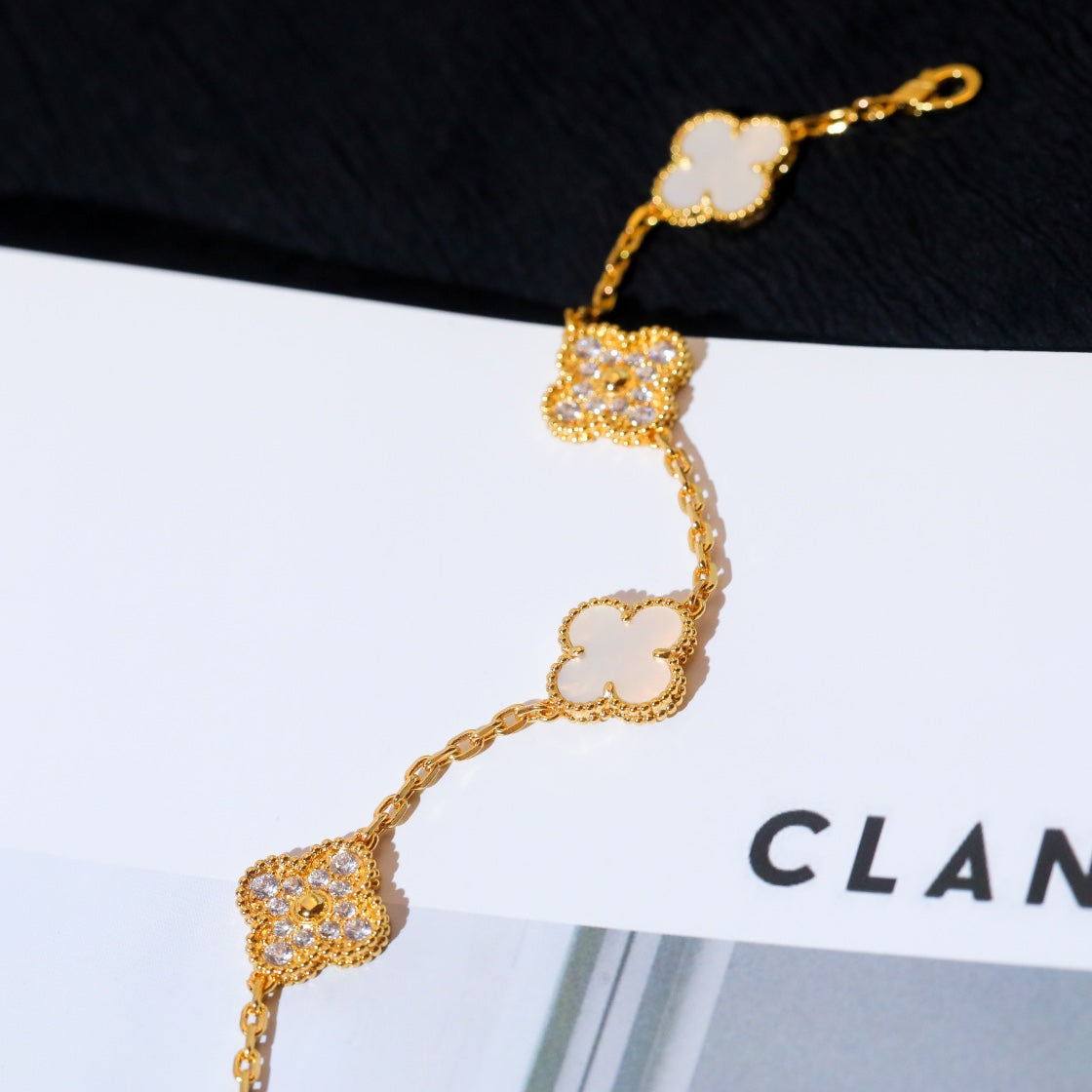 [Perla Lux]CLOVER BRACELET 5 MOTIF WHITE MOP DIAMOND