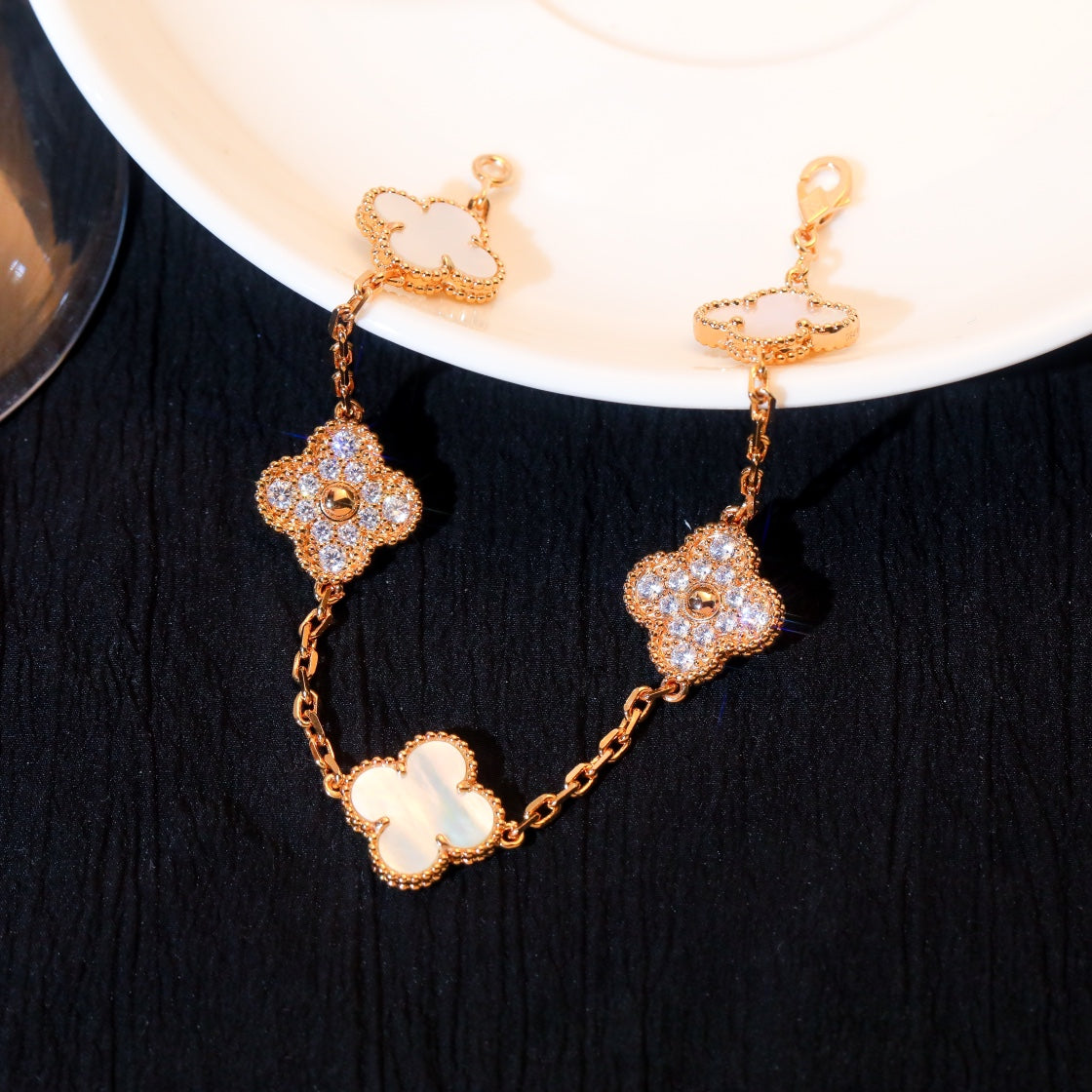 [Perla Lux]CLOVER BRACELET 5 MOTIF WHITE MOP DIAMOND