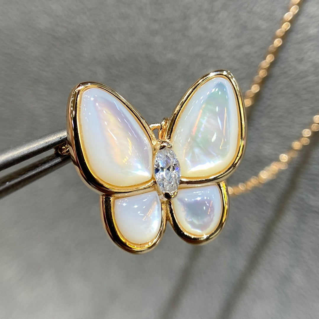 [Perla Lux]BUTTERFLY MOP DIAMOND NECKLACE