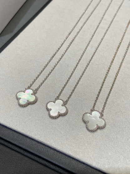 [Perla Lux]CLOVER MEDIUM SILVER WHITE MOP NECKLACE