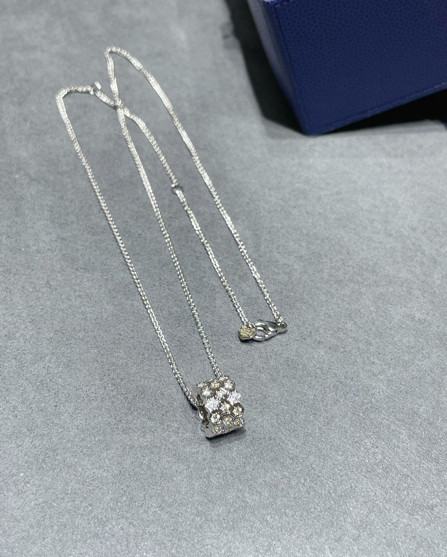 [Perla Lux]BEE LOVE DIAMOND PAVED 3 ROW NECKLACE