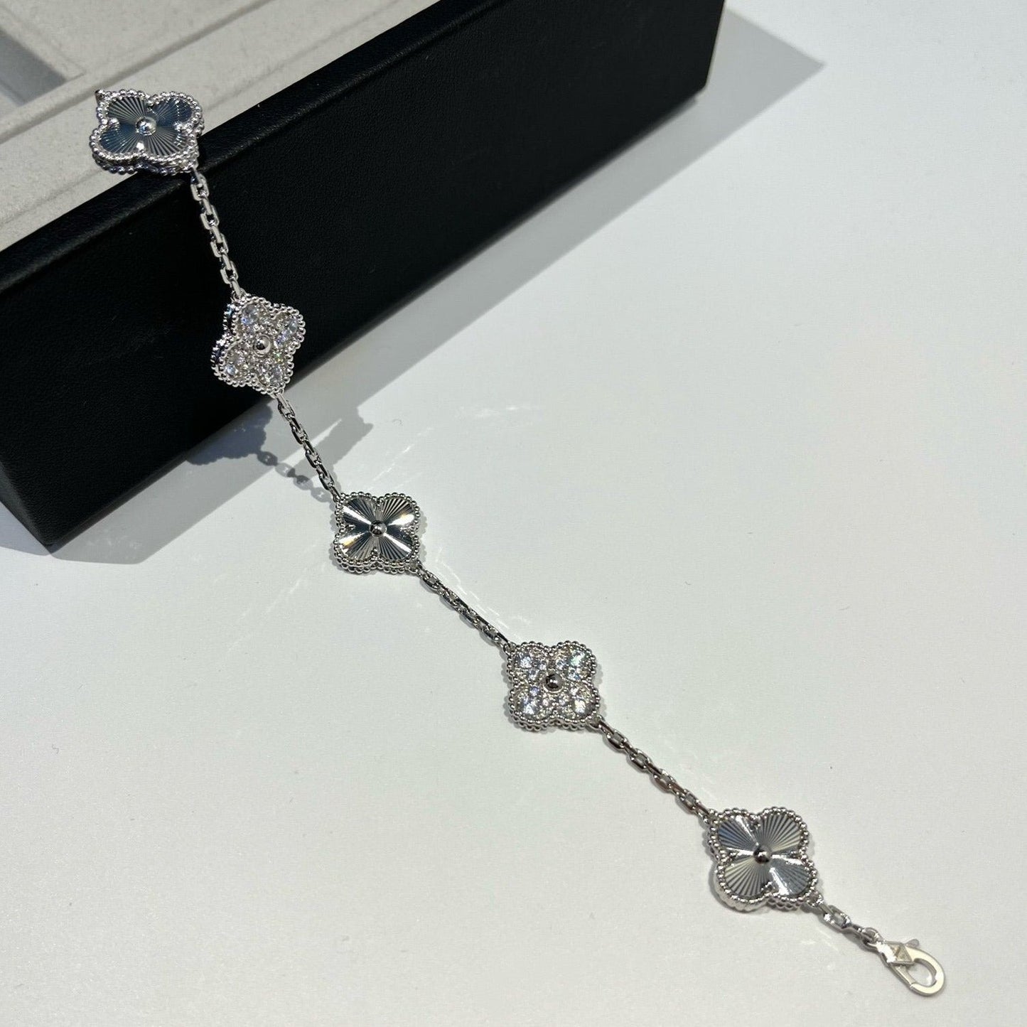 [Perla Lux]CLOVER 5 MOTIF SILVER DIAMOND BRACELET