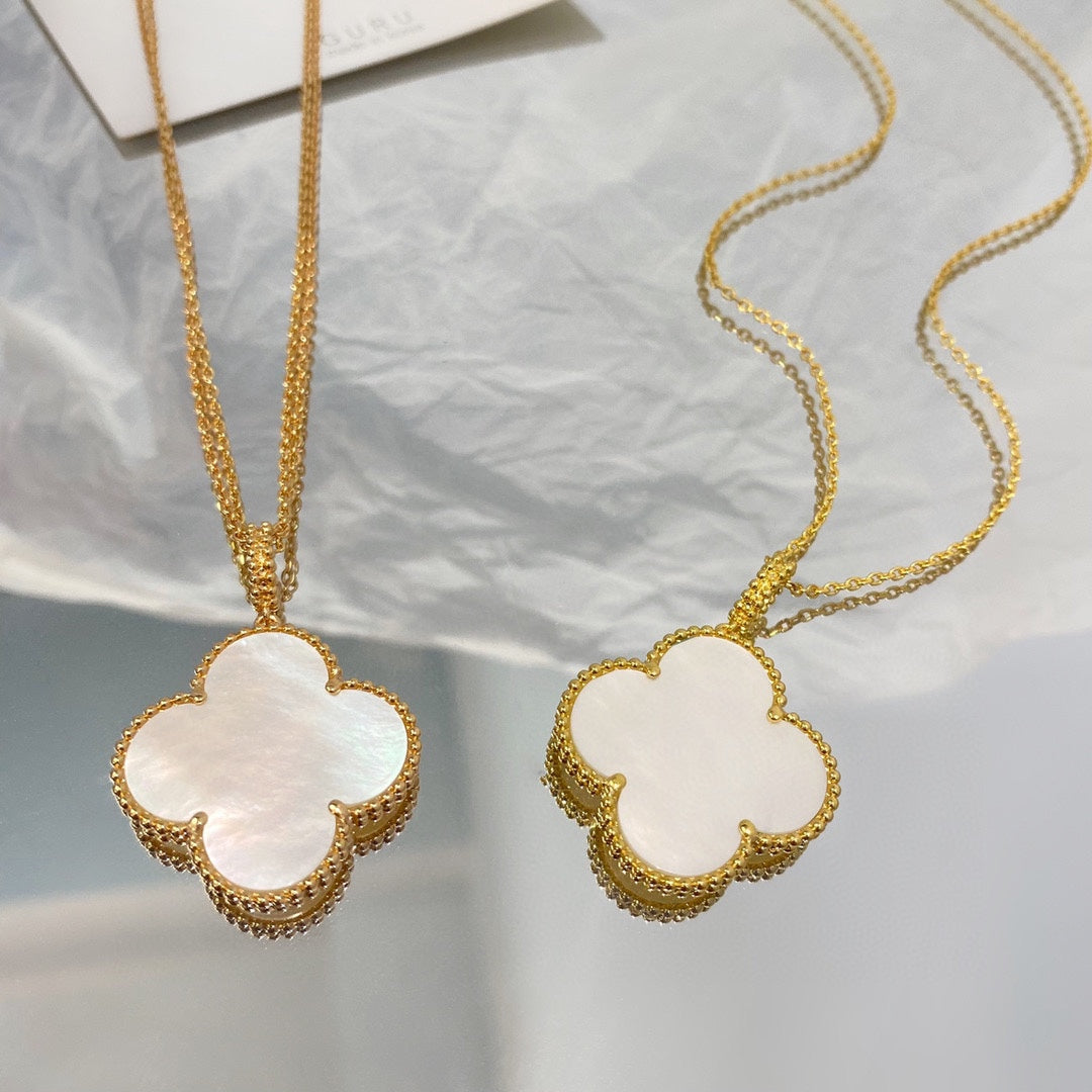 [Perla Lux]CLOVER 25MM MOP LARGE PENDANT NECKLACE