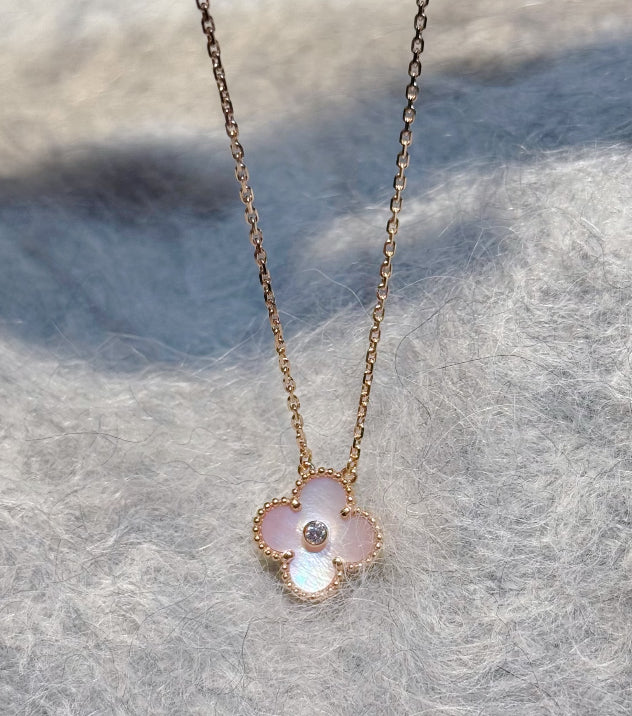 [Perla Lux]2025 CHRISTMAS CLOVER 15MM DIAMOND RHODONITE NECKLACE