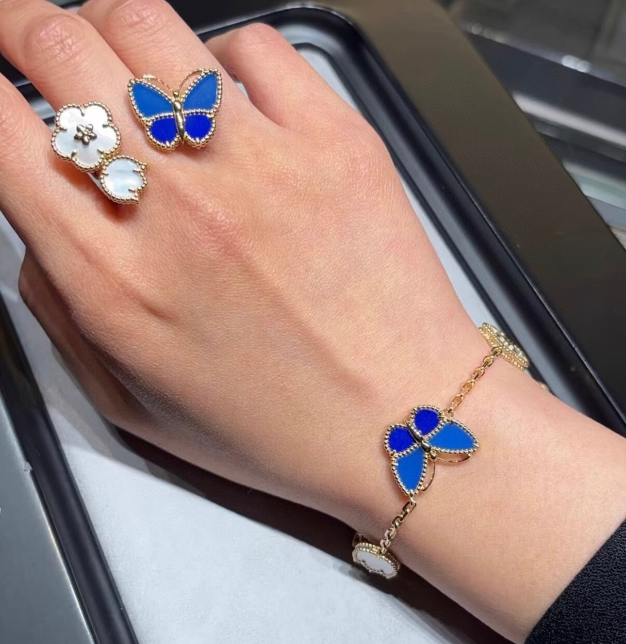 [Perla Lux]LUCKY SPRING BUTTERFLY 5 MOTIF BRACELET