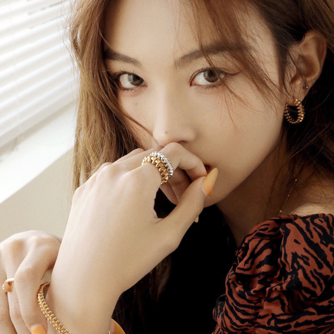 [Perla Lux]CLASH SMALL HOOP EARRINGS