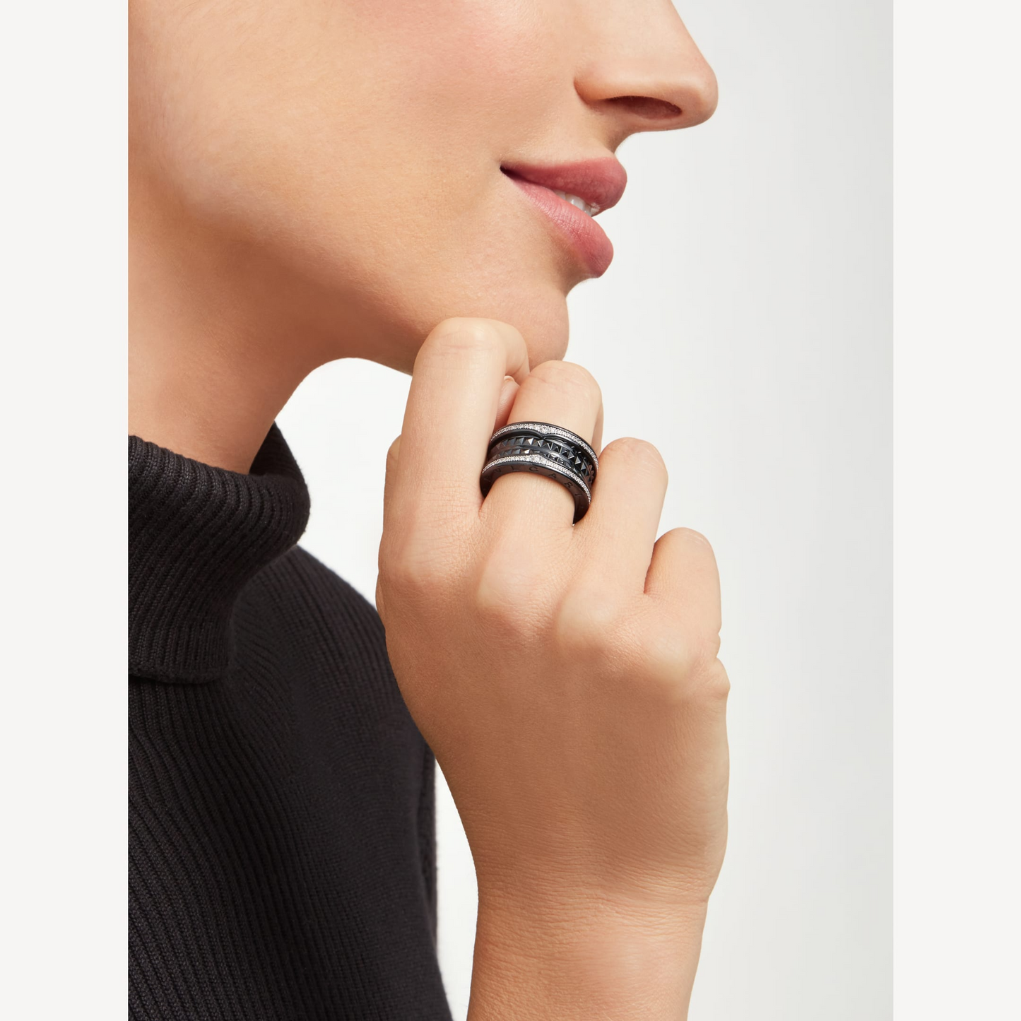 [Perla Lux]ZERO 1 ROCK FOUR-BAND BLACK CERAMIC WITH STUDDED SPIRAL AND PAVED DIAMONDS RING