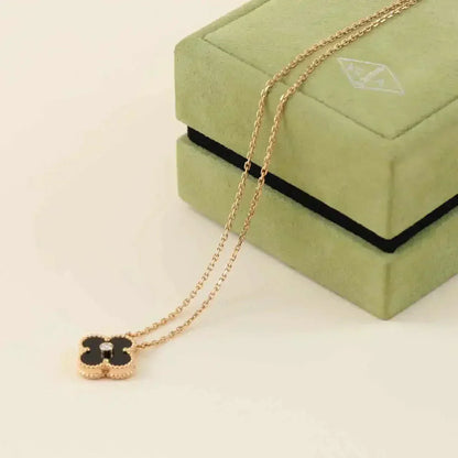 [Perla Lux]CLOVER 15MM DIAMOND ONYX NECKLACE