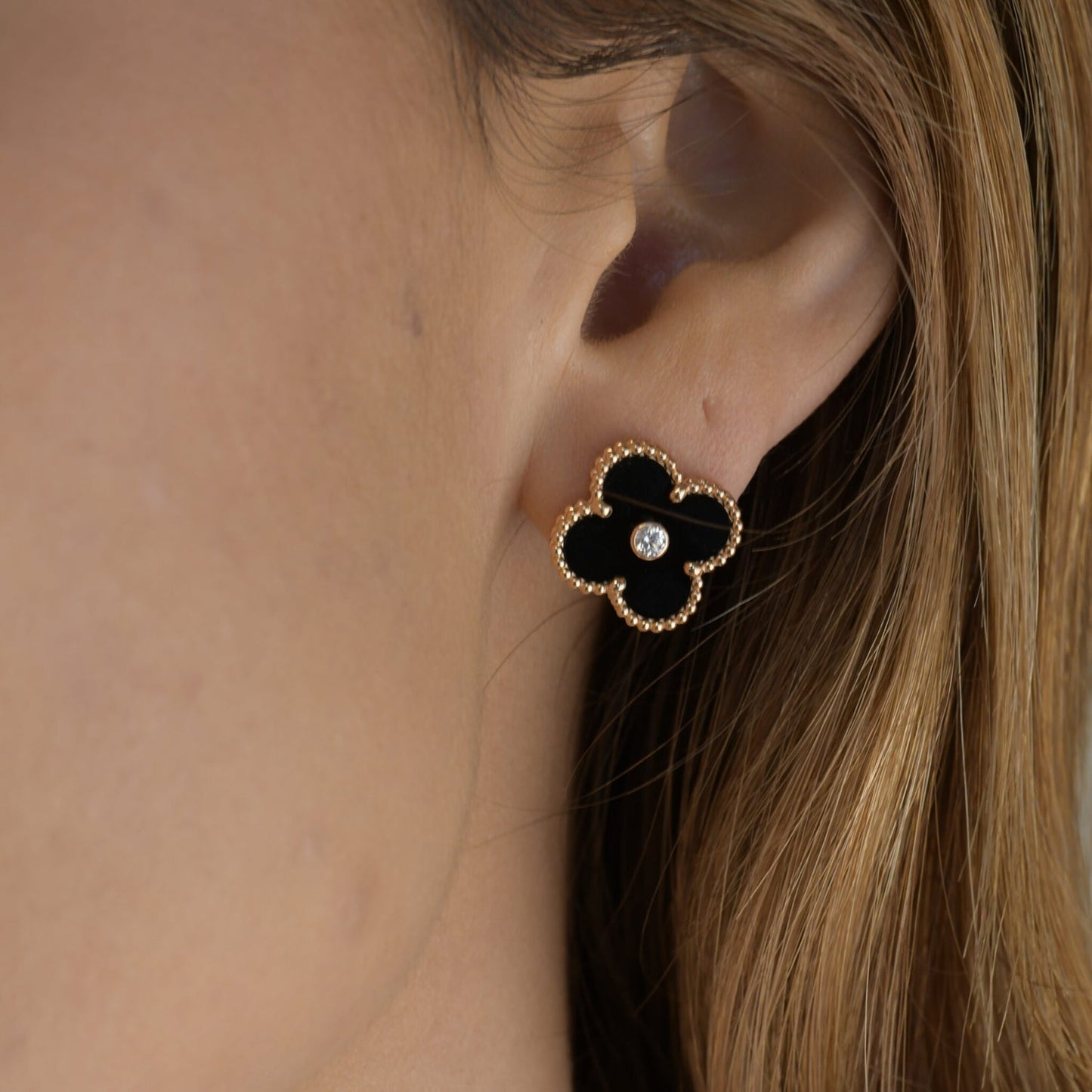 [Perla Lux]CLOVER MEDIUM 1 MOTIFS ONYX DIAMOND EARRINGS