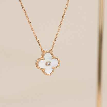 [Perla Lux]CLOVER 15MM DIAMOND WHITE FRITILLARIA NECKLACE
