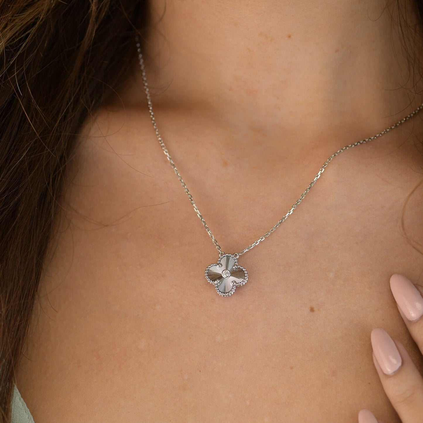 [Perla Lux]CLOVER  15MM DIAMOND LASER NECKLACE SILVER
