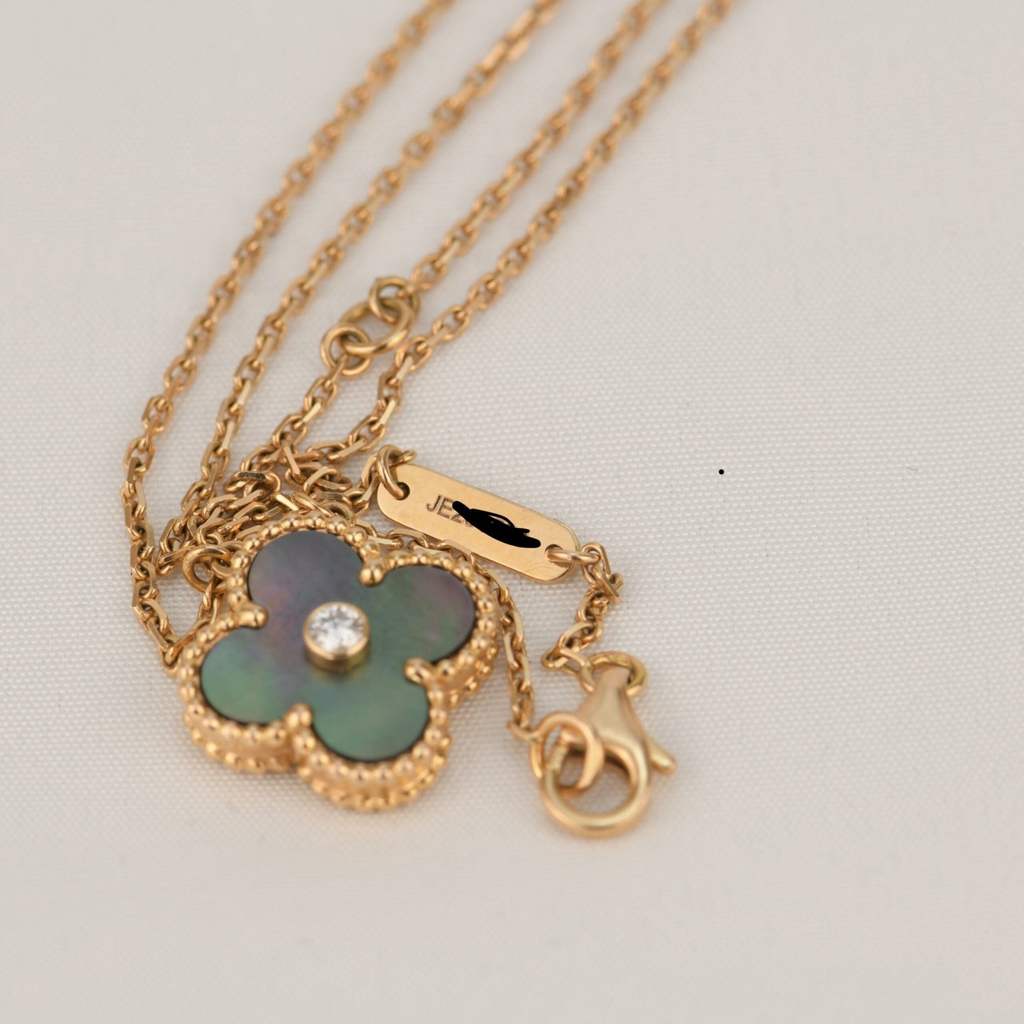[Perla Lux]CLOVER 15MM DIAMOND AND MOTHER-OF-GREY NECKLACE