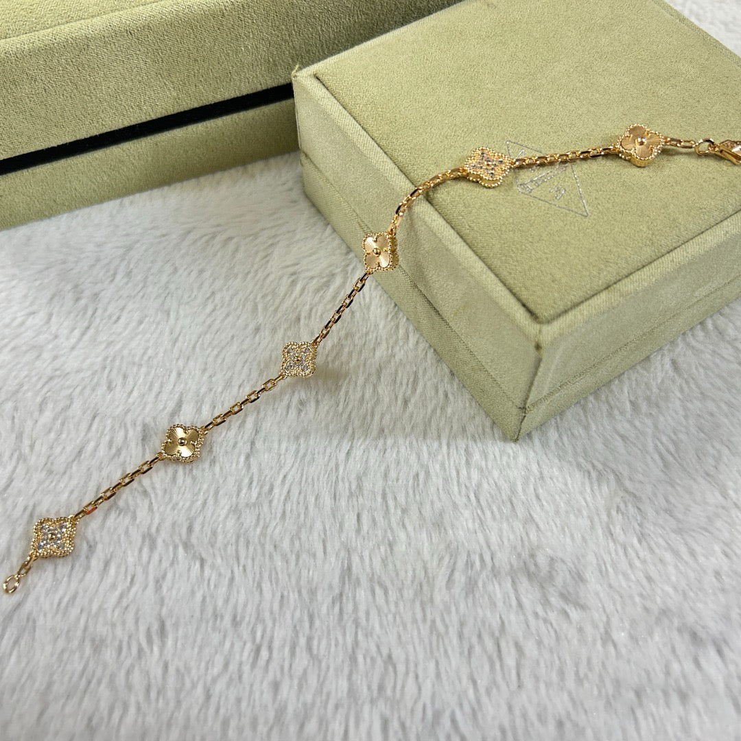 [Perla Lux]CLOVER 6 MOTIF DIAMOND LASER BRACELET