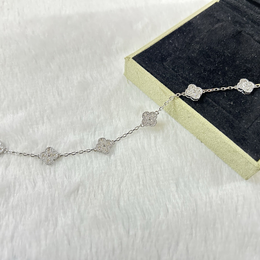 [Perla Lux]CLOVER 6 MOTIF DIAMOND BRACELET