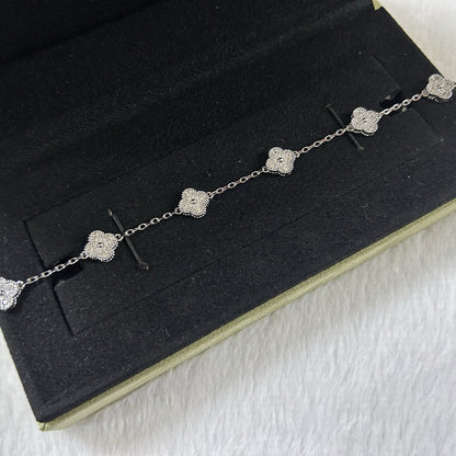 [Perla Lux]CLOVER 6 MOTIF DIAMOND BRACELET