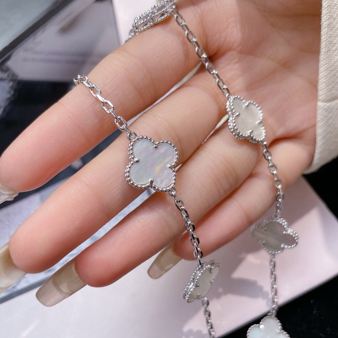 [Perla Lux]CLOVERS THE 10-MOTIFS WHITE MOTHER OF PEARL NECKLACE
