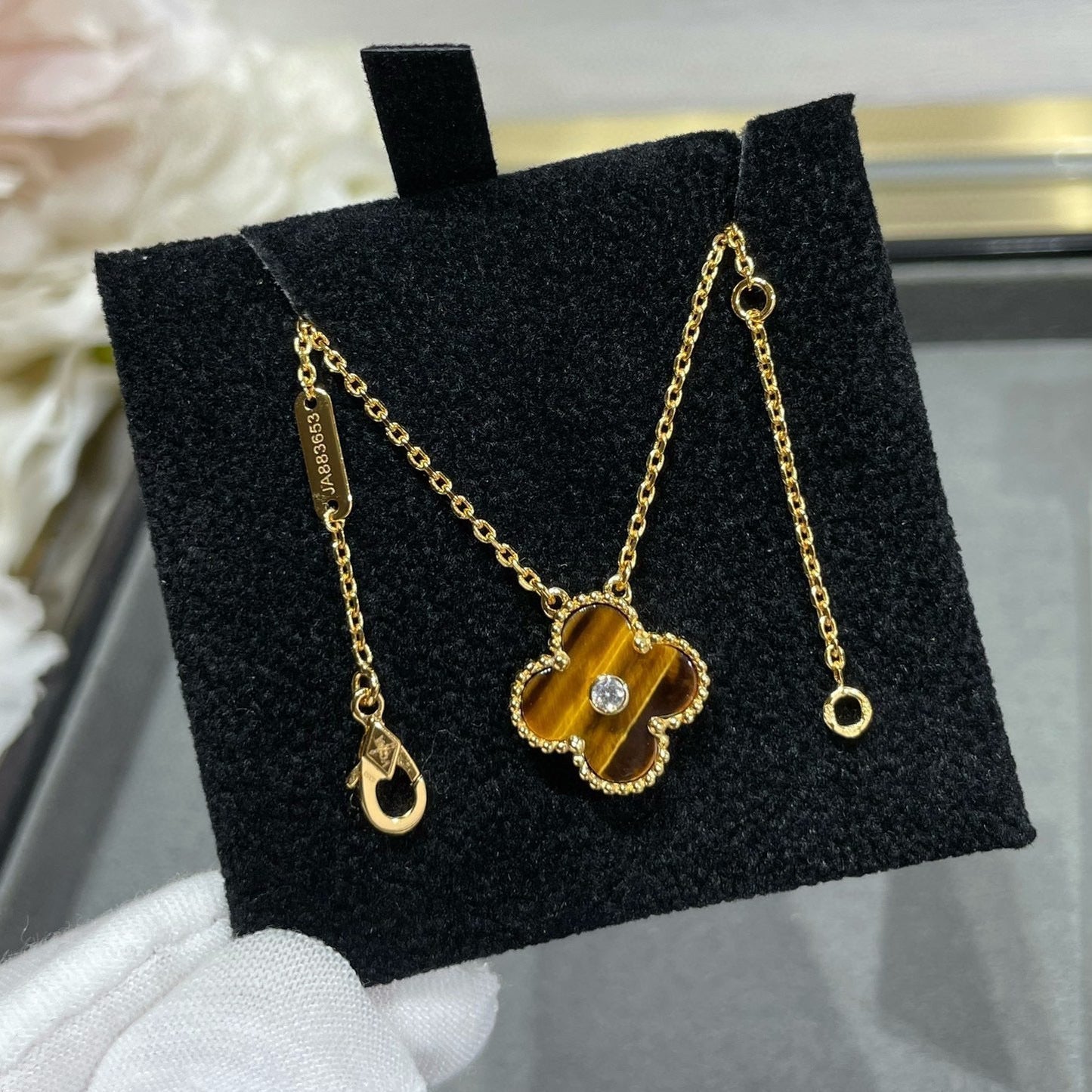 [Perla Lux]CLOVER 15MM DIAMOND AND YELLOW TIGER'S EYE AGATE necklace