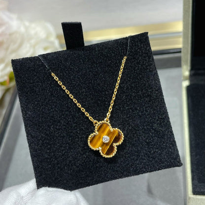 [Perla Lux]CLOVER 15MM DIAMOND AND YELLOW TIGER'S EYE AGATE necklace