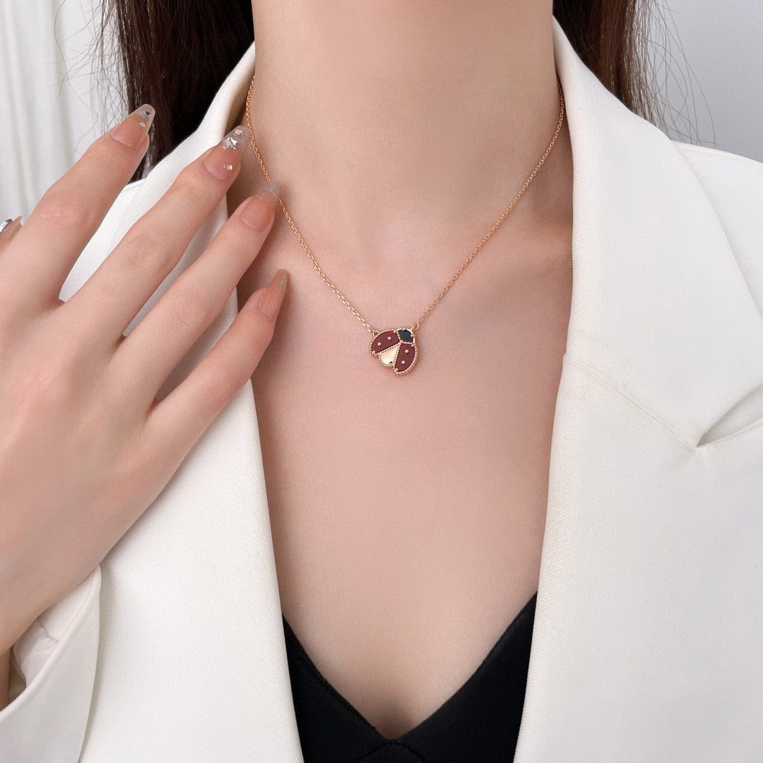 [Perla Lux]LUCKY  CARNELIANS LADYBUG NECKLACE