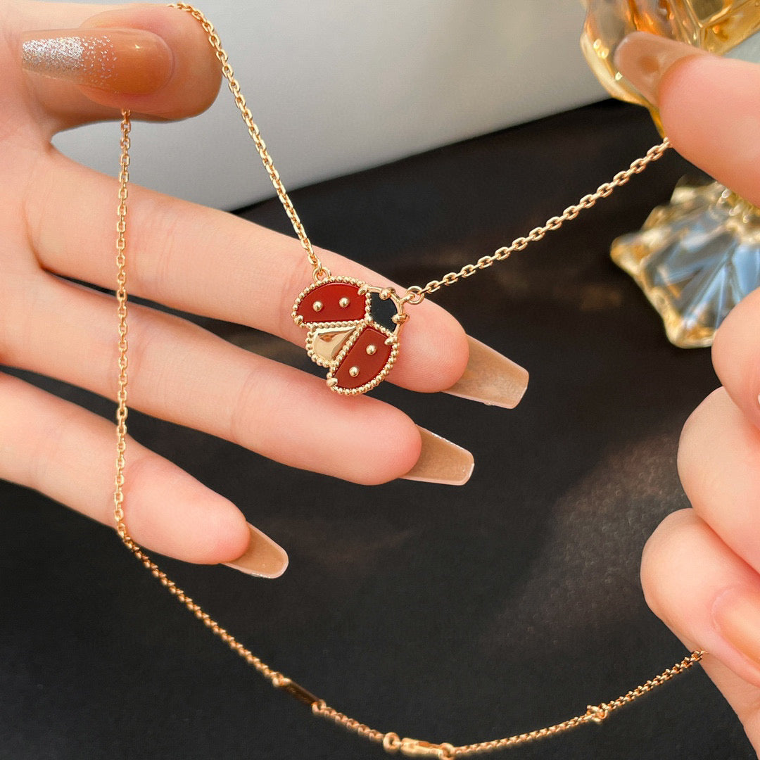 [Perla Lux]LUCKY  CARNELIANS LADYBUG NECKLACE