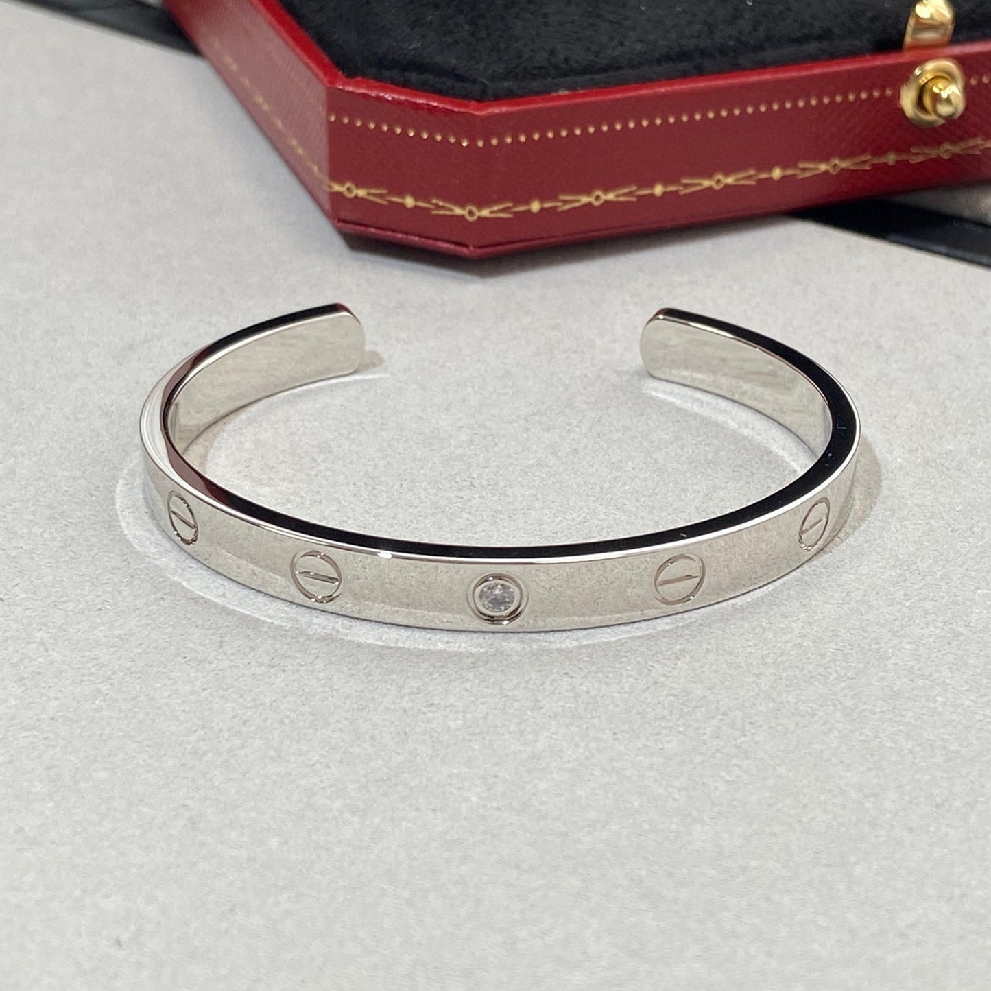 [Perla Lux]LOVE BRACELET 6.1MM 1 DIAMOND OPEN CUFF