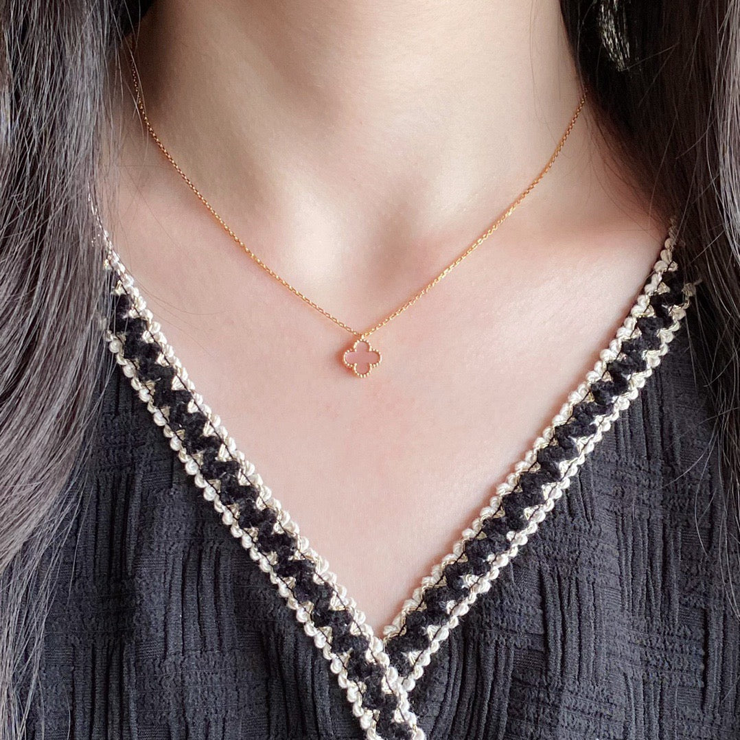 [Perla Lux]CLOVER 15MM PINK MOTHER-OF-PEARL SINGLE FLOWER NECKLACE