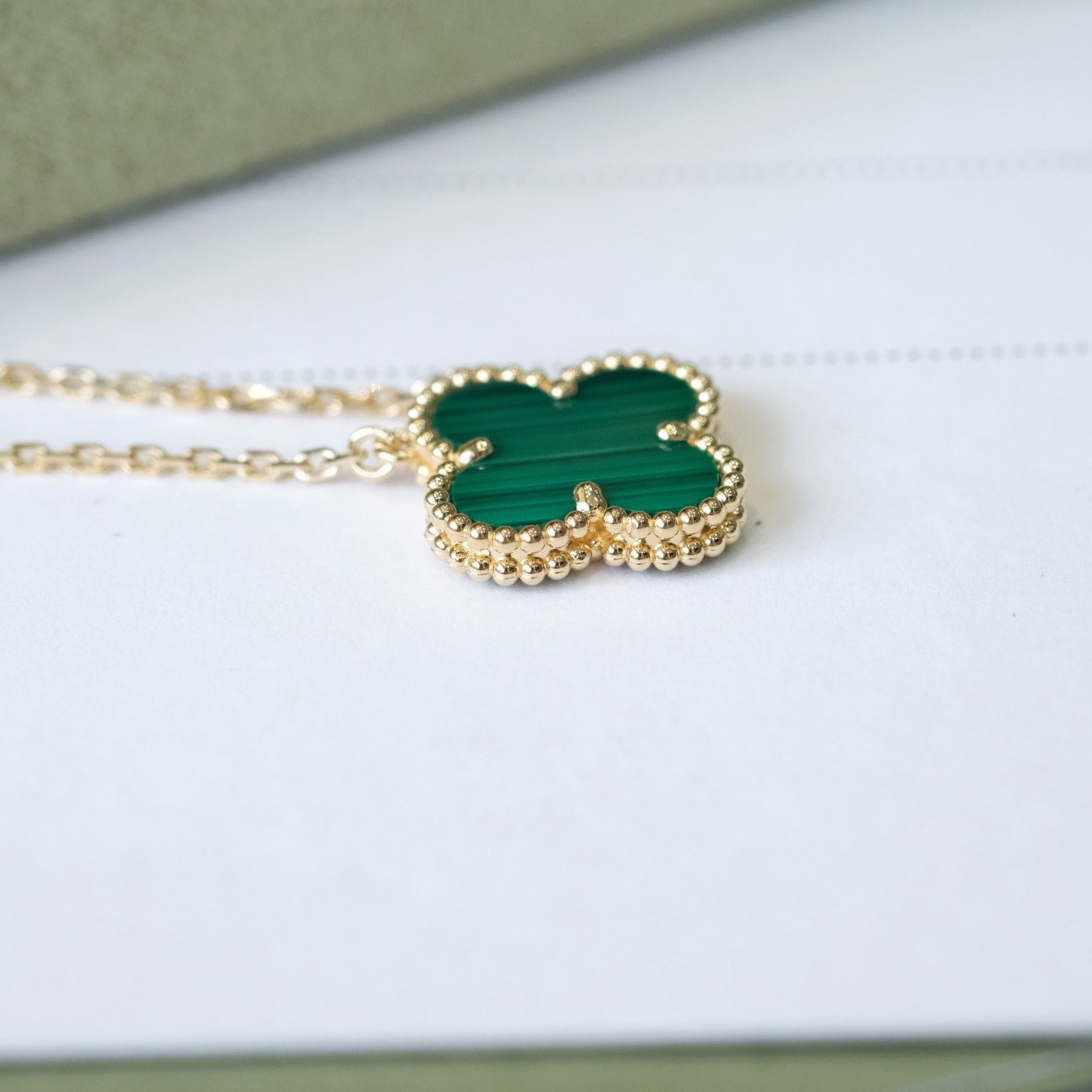 [Perla Lux]CLOVER 15MM MALACHITE SINGLE FLOWER  NECKLACE